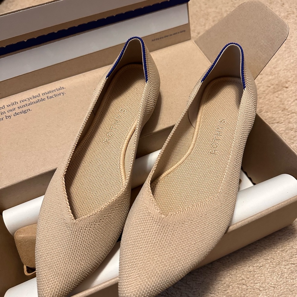Rothy's Beige Pointed Knit Flats with Navy Heel Trim